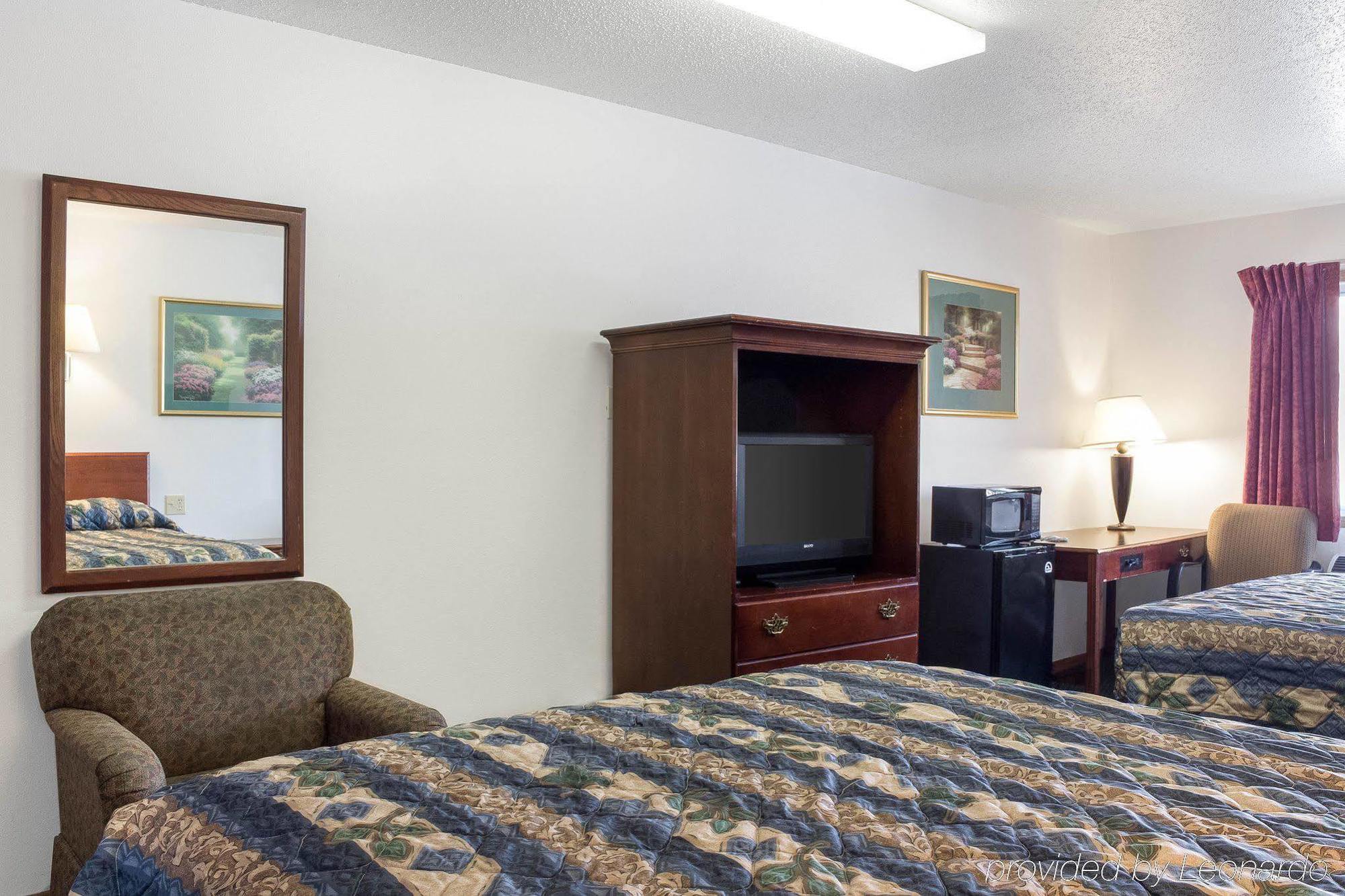 Rodeway Inn West Fargo Exterior foto